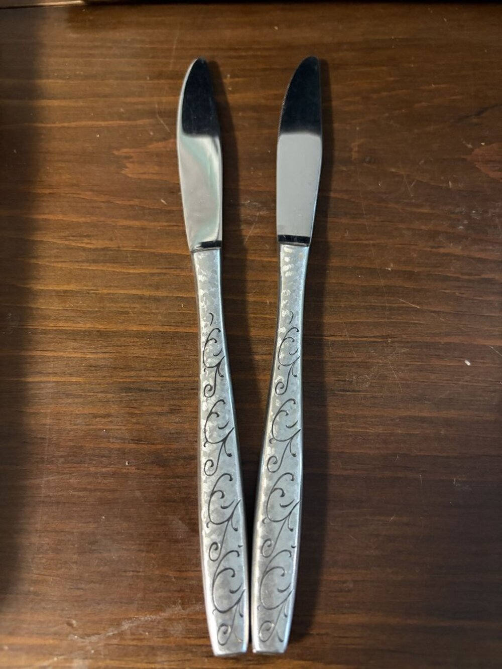 Set Of 2 Epic Custom Stainless Steel Knives With Swirl Engraved Handles - 8.5 In